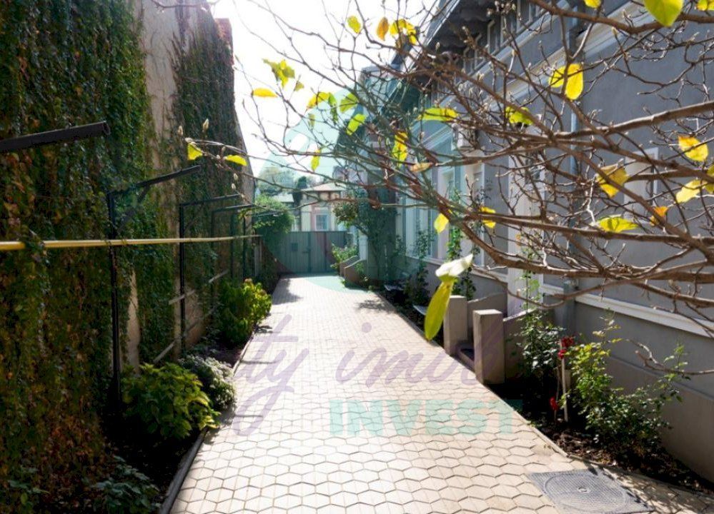 IMOBIL RENOVAT CU CURTE PROPRIE- ROND COSBUC - Poză 2