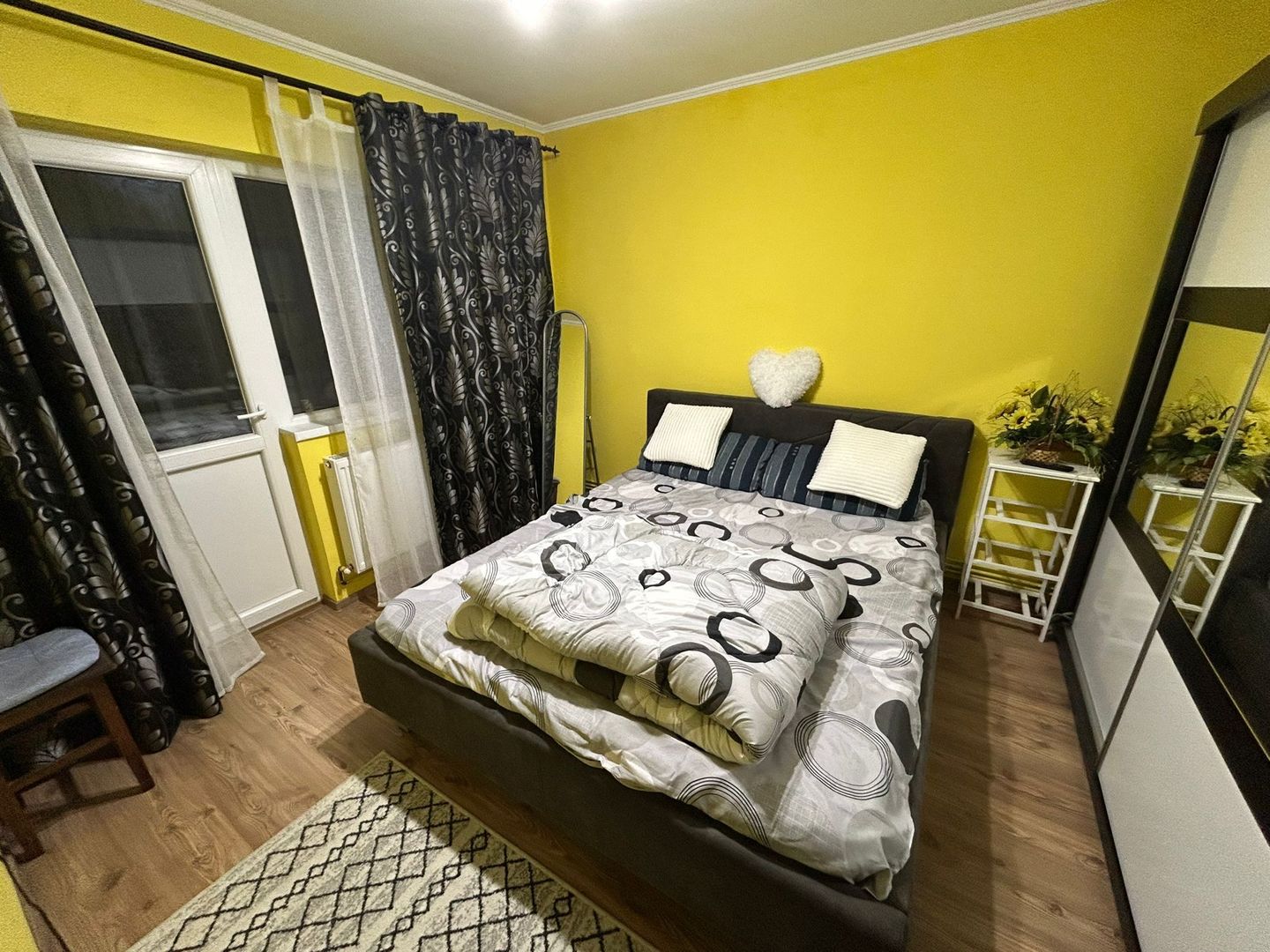 Apartament 2 camere, decomandat - zona Cetate - Poză 2
