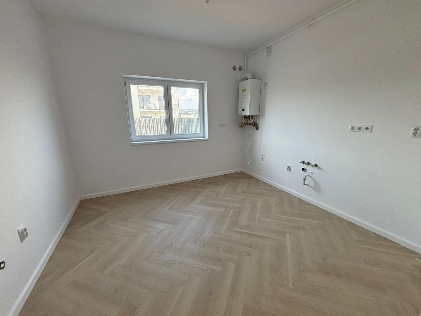 Apartament 2 camere decomandat, baie cu geam - Zona Unirii, Selimbar - Poză 17