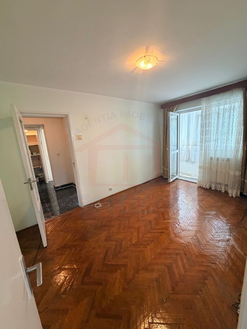 Vanzare apartament cu 4 camere in Micro 13, etaj 3, pret 65 000 euro - Poză 22
