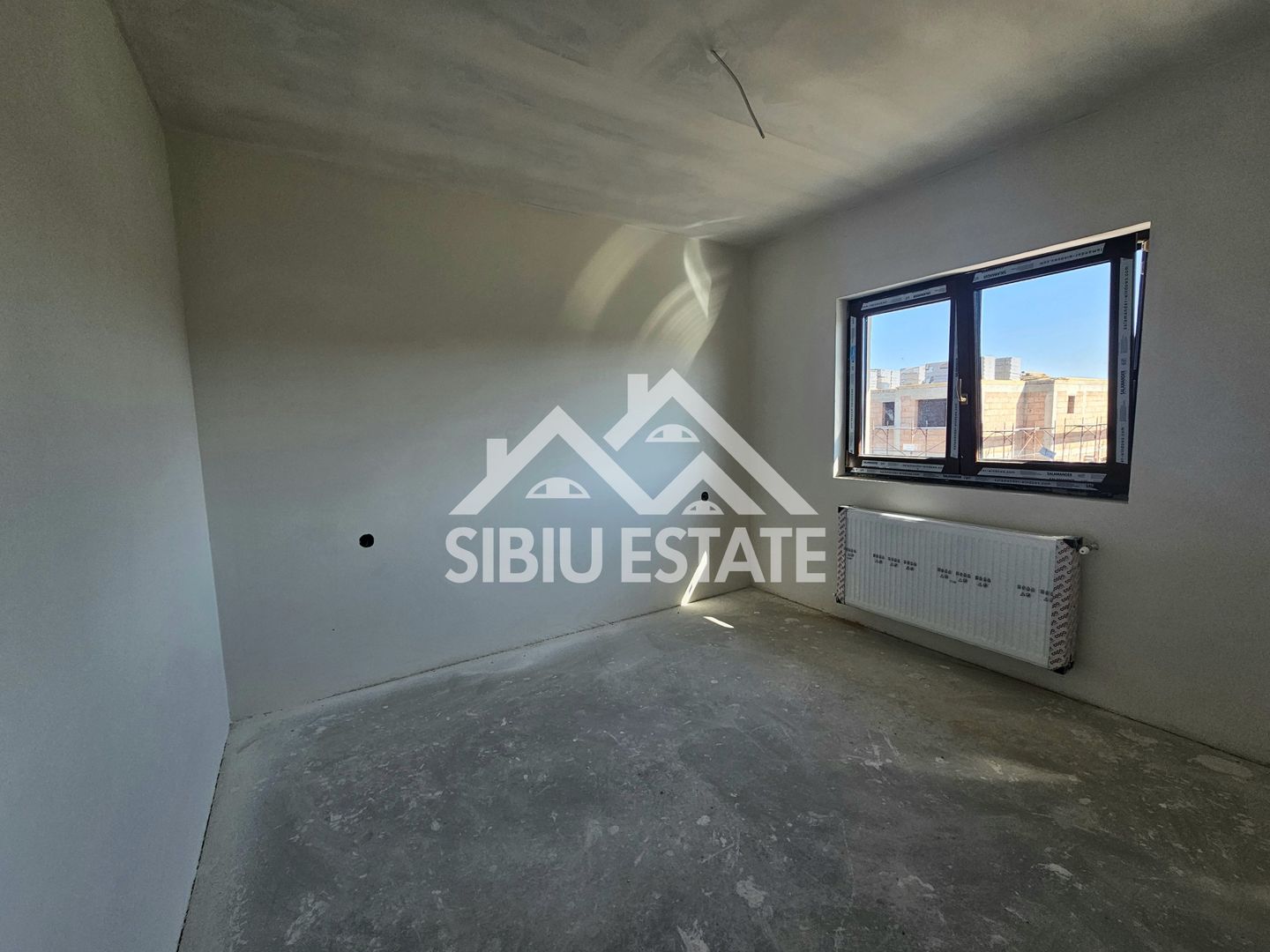Casa noua 4 dormitoare, spatiu bun pentru familie - Poză 18