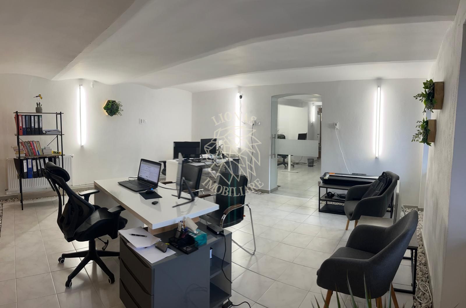 Birou/Cabinet pentru investiție, Renovat- Preluare cu chirias-Ultracentral - Poză 4