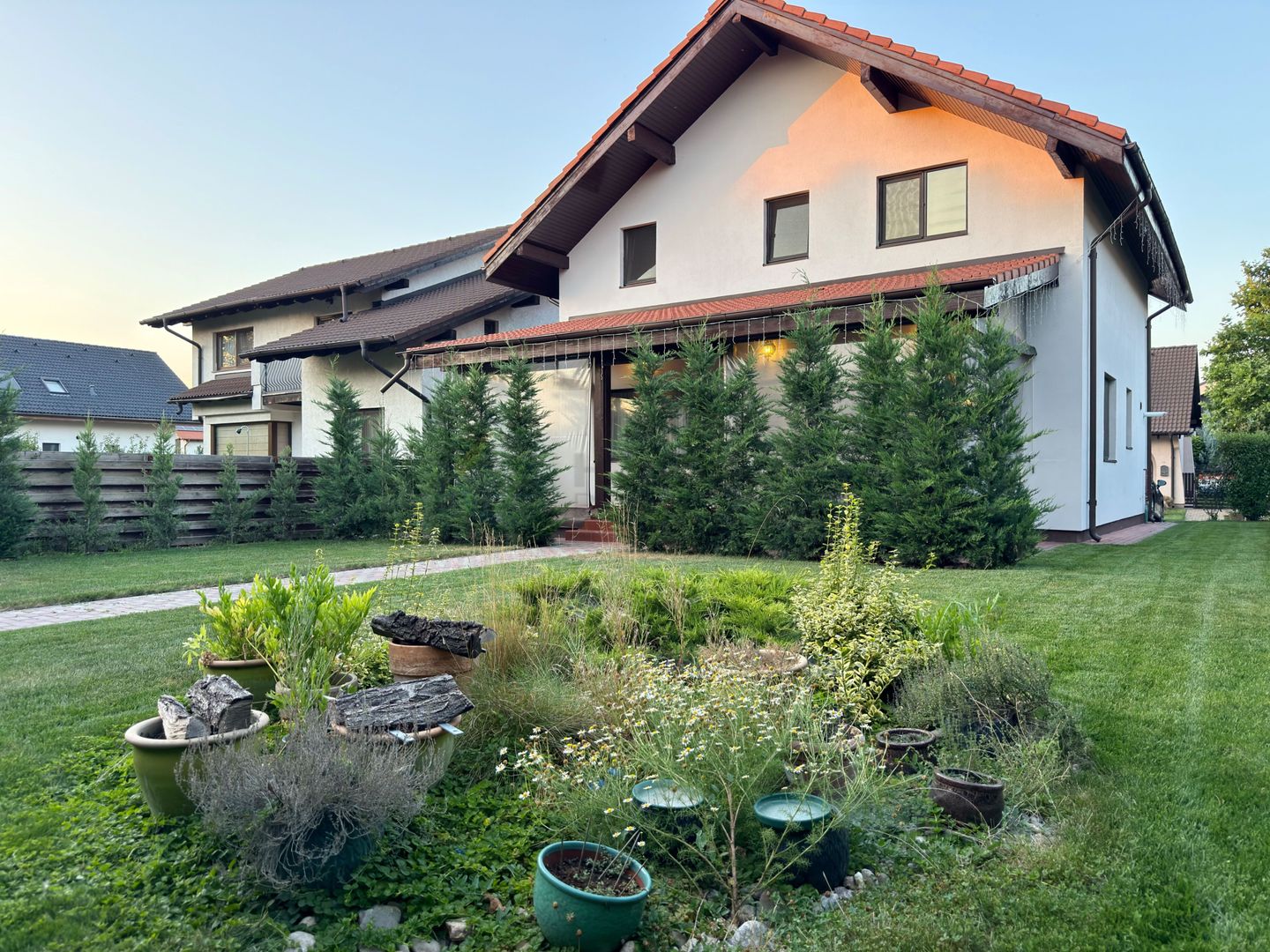 Vila cu gradina matura in Paradisul Verde | Teren 537 mp - Poză 1