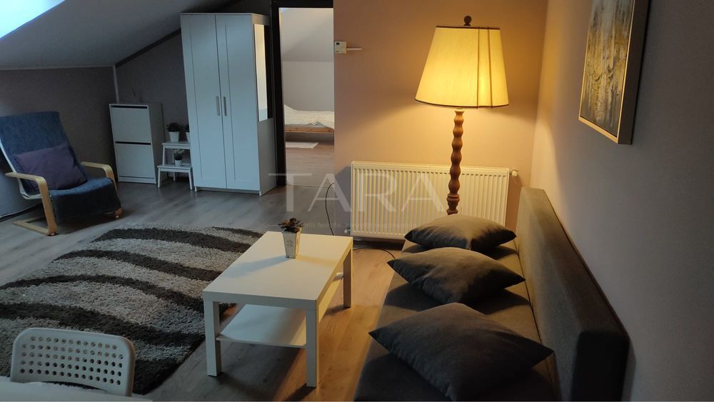 Mansardă cu 2 camere de vânzare în Florești, strada Florilor - Poză 5