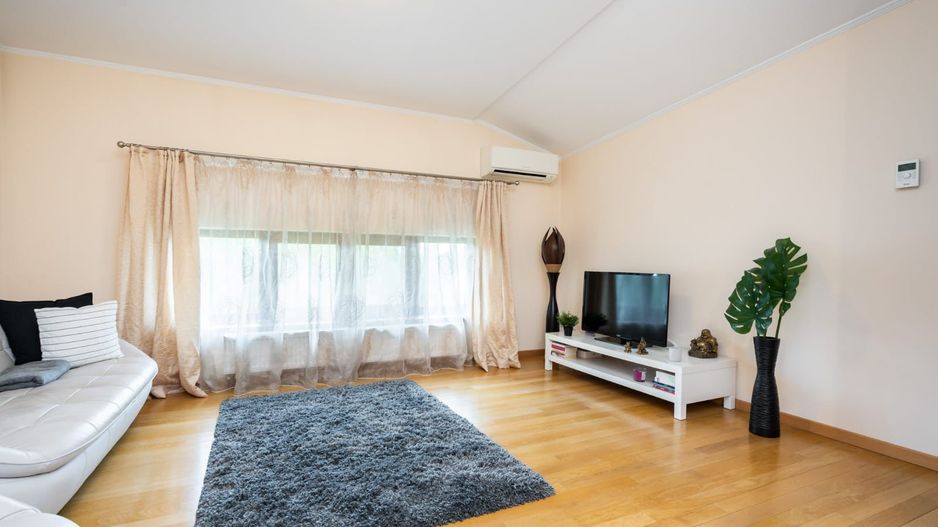 Vilă premium 11 camere | Dămăroaia | saună | fitness | teren 1.000mp - Poză 14