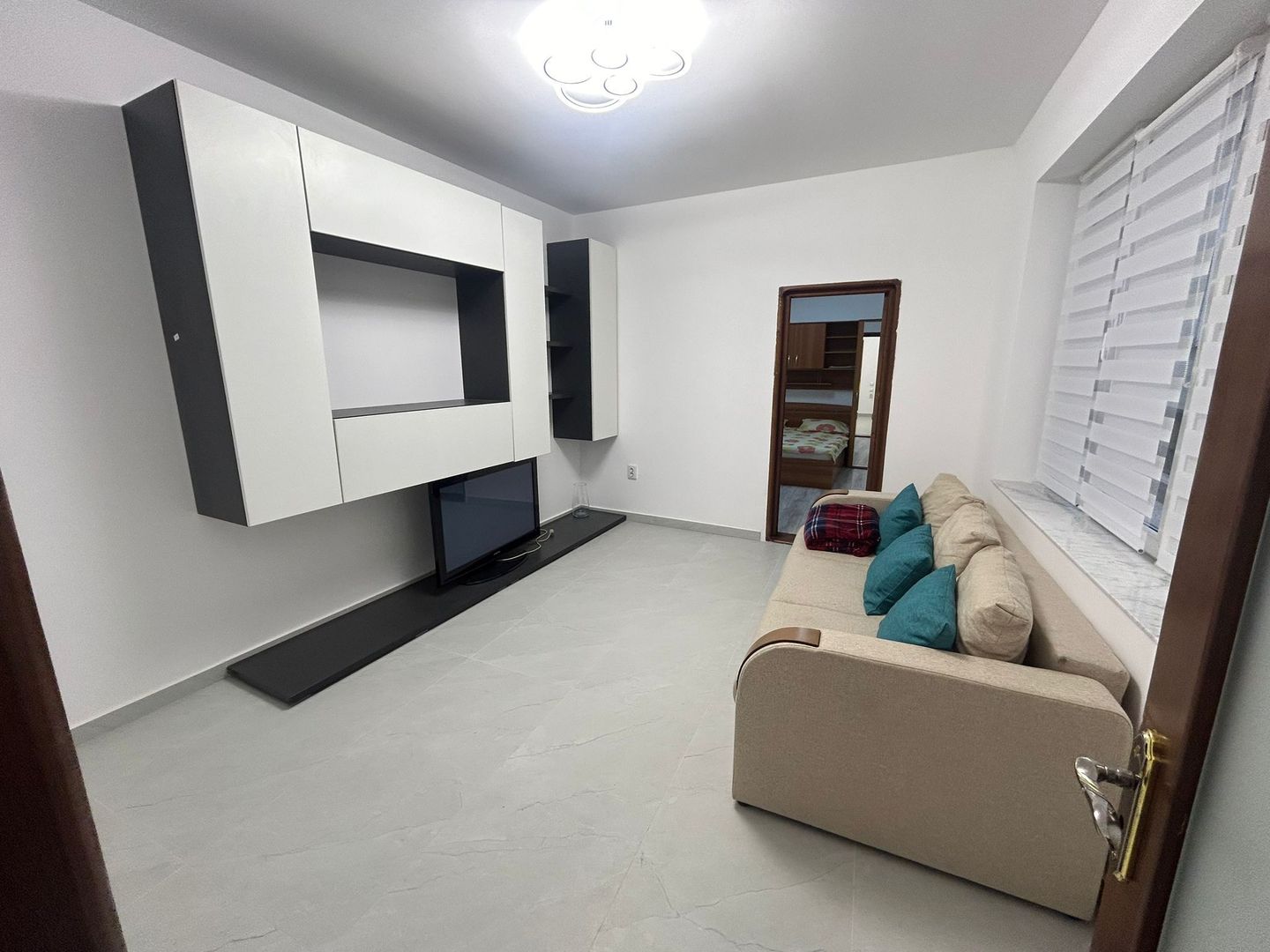 2 Camere Piata Constitutiei + Loc de Parcare - Poză 1