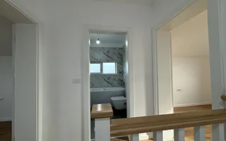 Duplex cu 4 camere si teren generos de 352 mp – Mosnita Noua - Poză 16