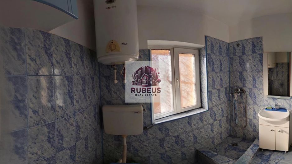 Casa cu personalitate in Calomfirescu – spatiu, liniste si teren gener - Poză 17