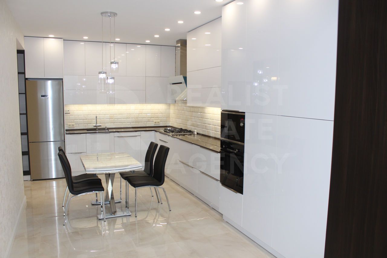 Chirie, apartament, 3 camere, Strada Alexandru Bernardazzi, Centru - Poză 6