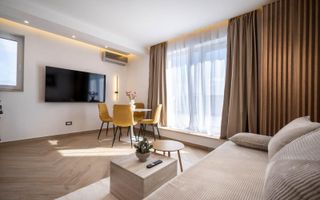 Apartament exclusivist cu terasă de 150 mp și jacuzzi încălzit - Poză 3