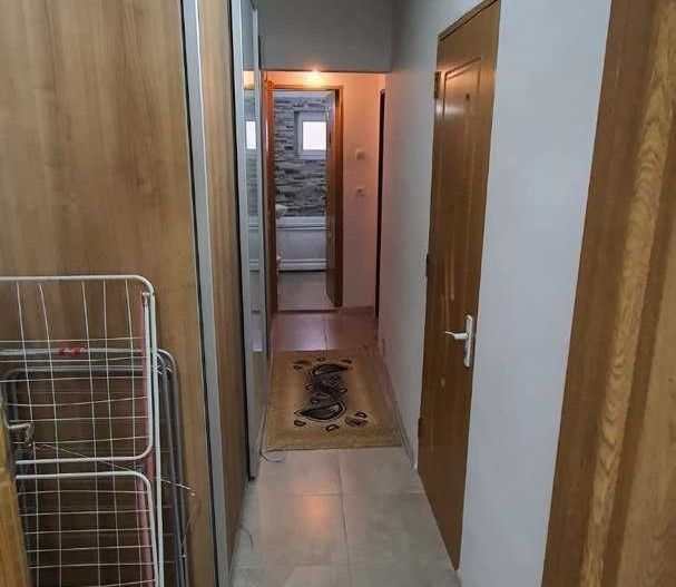 Apartament de inchiriat cu trei camere - Poză 3