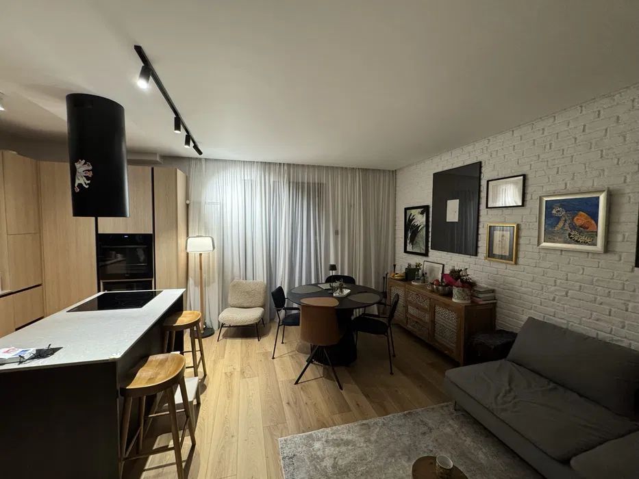 OFERTA Zona Herastrau, Vila Lux 4 cam, 3 bai, curte individuala 100 mp - Poză 4