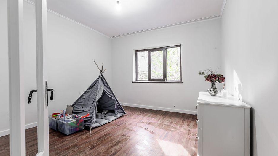 Casă în localitatea Miniș - Comision 0% la cumparare - Poză 8