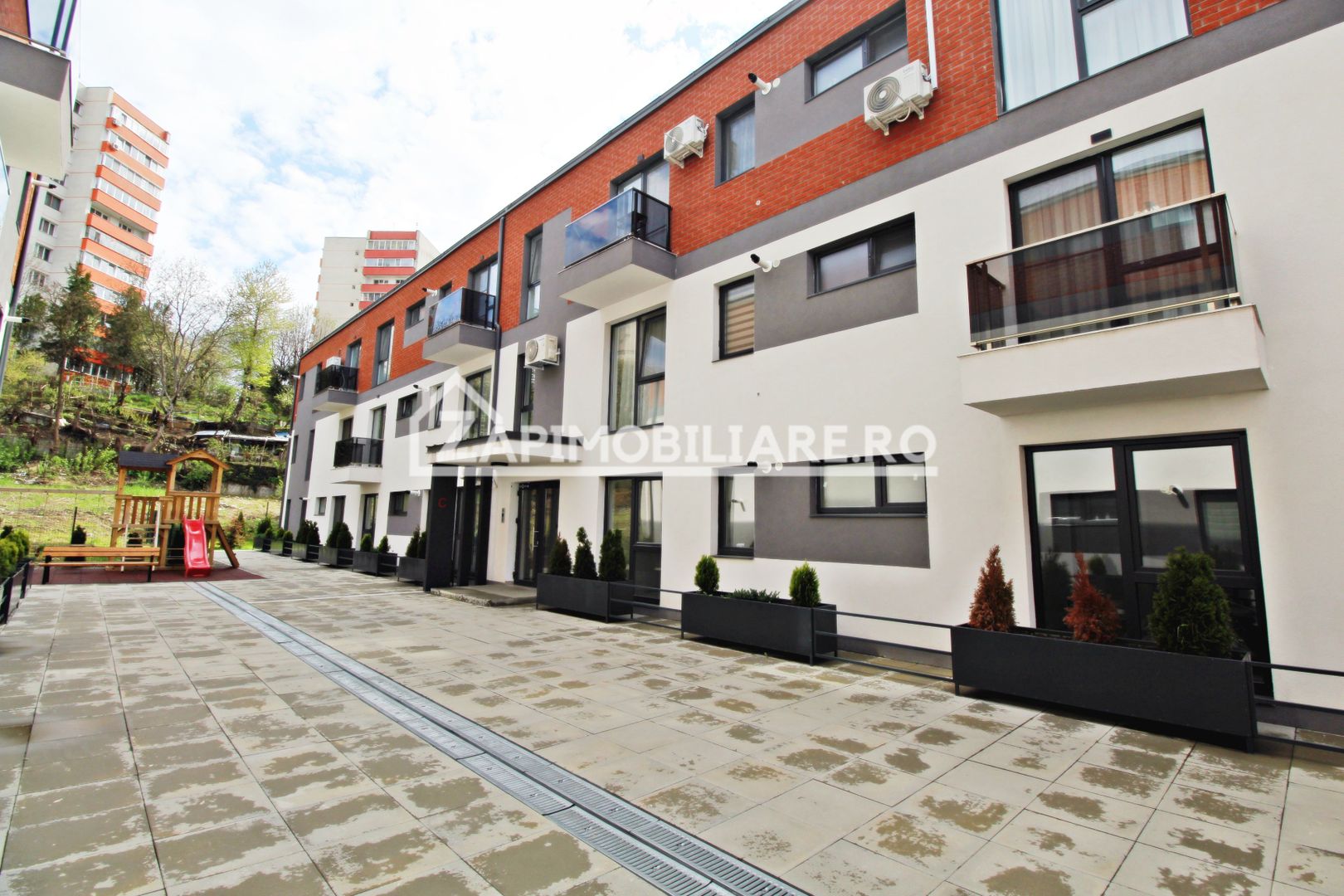 Ap 2 camere Lux - Crinului Residence - loc parcare subteran - Poză 1