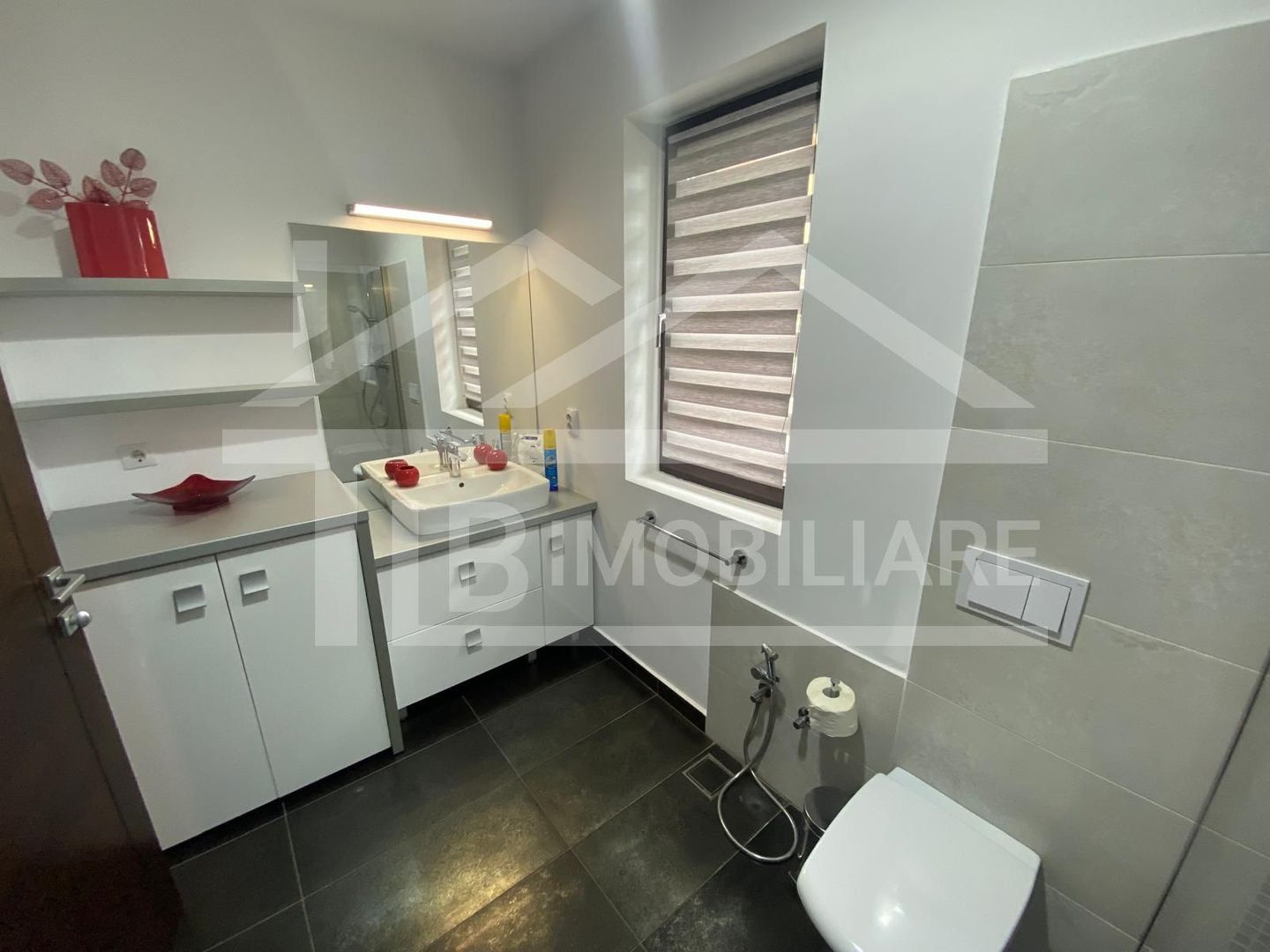 Casa individuala de 2 camere, 140mp, garaj, curte, Zona Voiniceni - Poză 8