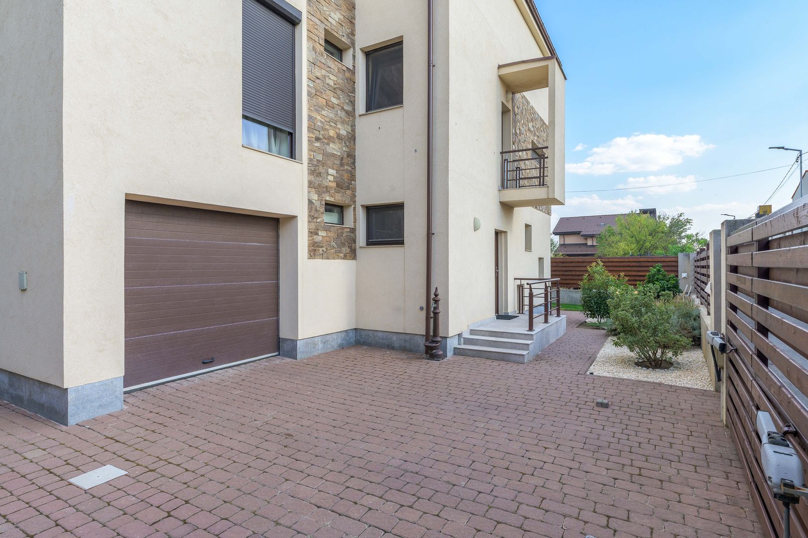 VANZARE Vilă PREMIUM cu 6 camere în zona Central, OTOPENI - Poză 38