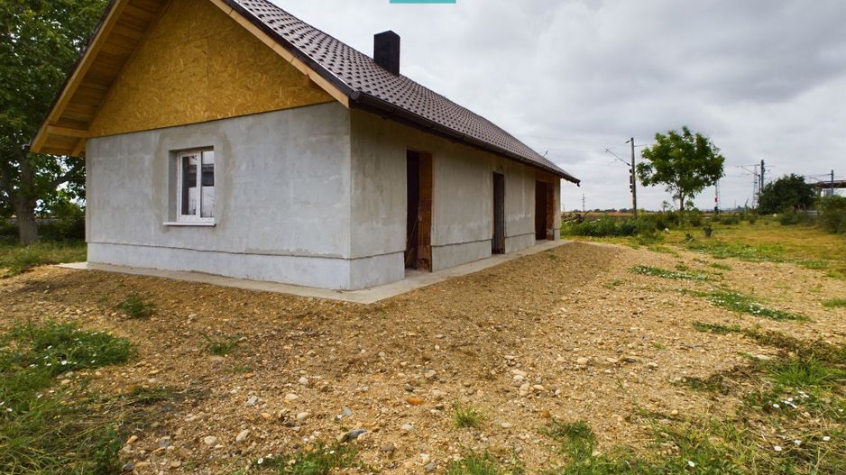 Casă cu 3 camere la roșu de vânzare zona 6Vânători - Poză 1