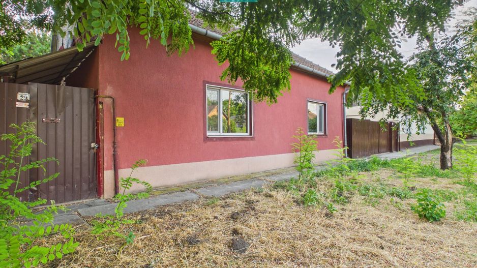 Casă modestă cu 3 camere din văiugă în Bătania - Poză 1