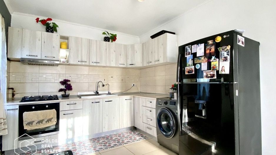 Casă de vânzare în Titu, jud. Dâmbovița, amenajată complet - Poză 5