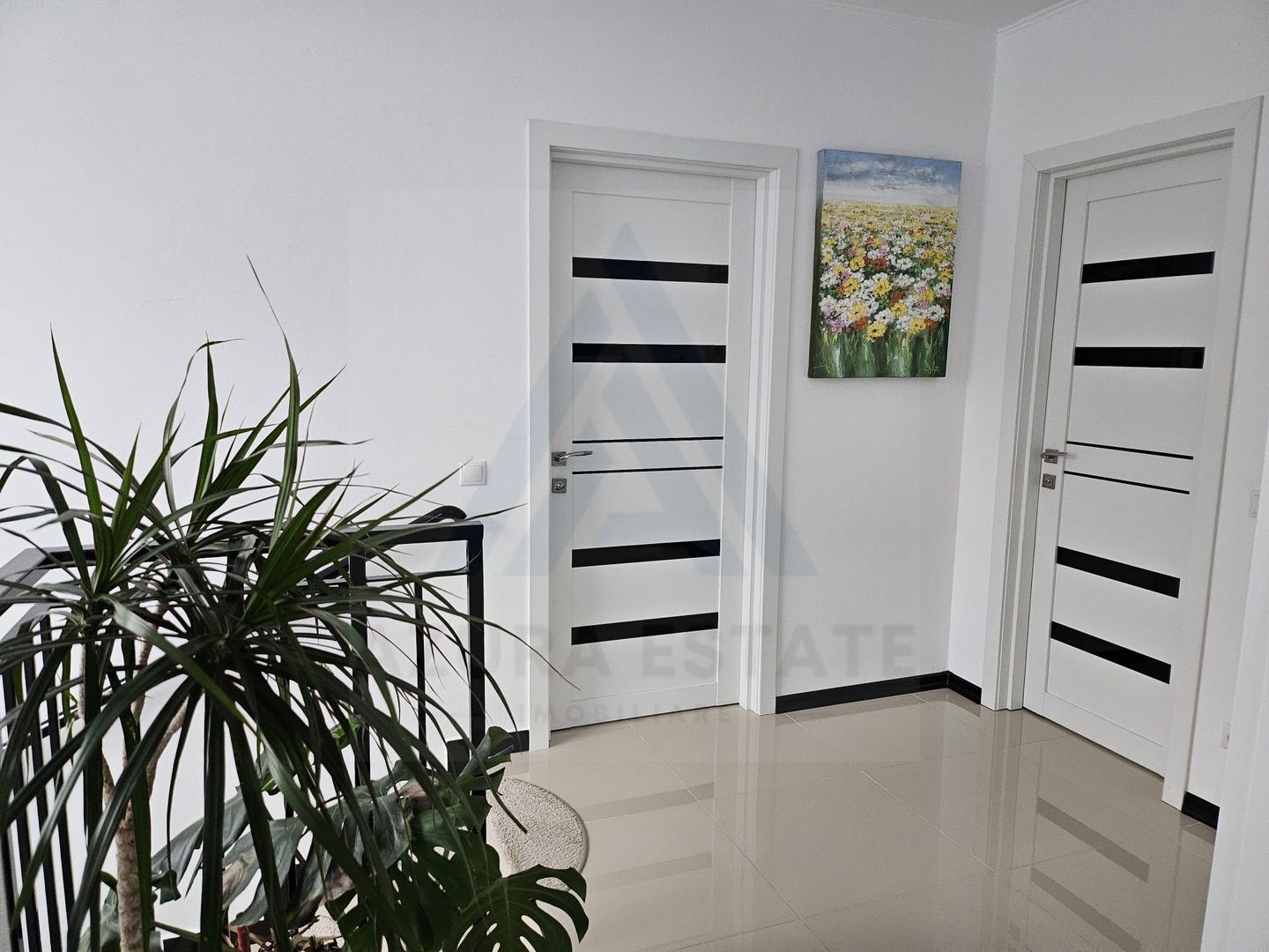 Casa moderna 4 camere 2 bai teren 500 mp terasa si pod in Selimbar - Poză 20