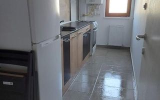 închiriez apartament cu o camera - Poză 3