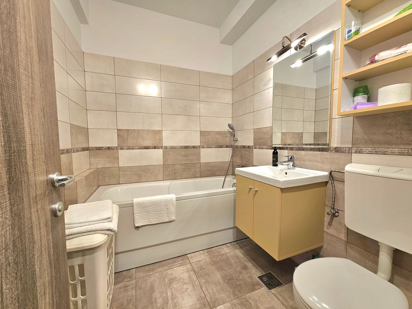 Apartament cu 2 camere de vânzare în zona Dacia Constanta renovat - Poză 8