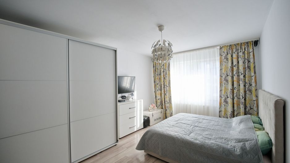 Apartament cu 2 camere, decomandat - Poză 8
