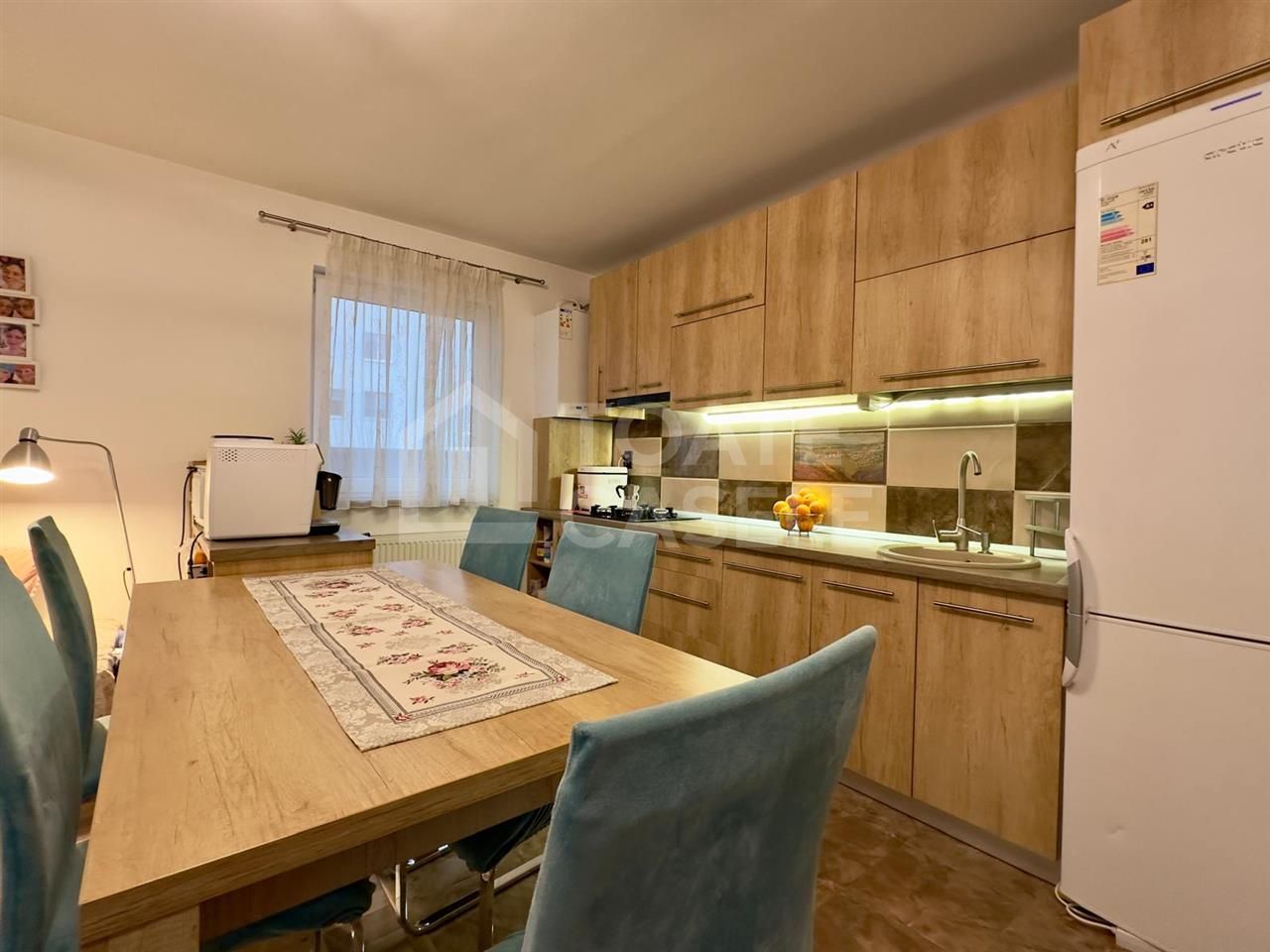 Apartament cu 3 camere de vanzare, zona VIVO - Poză 2