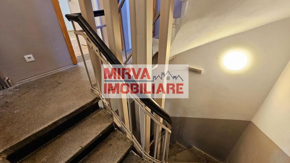 🏢 Spațiu de birouri – 5 camere, 3 băi – Mansardă vilă, Central - Poză 48