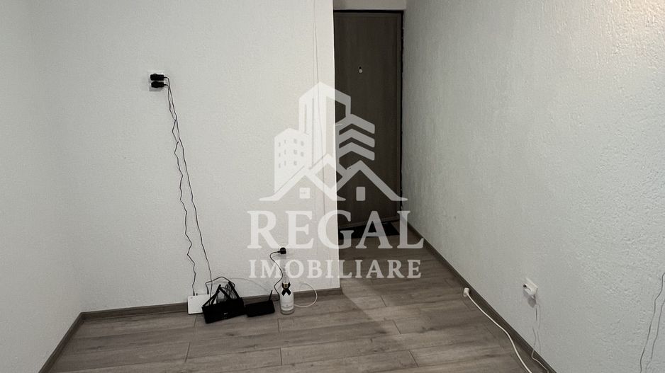 PRET NOU - Cameră de cămin cu baie proprie – Piața Obor etaj 3/4 - Poză 3