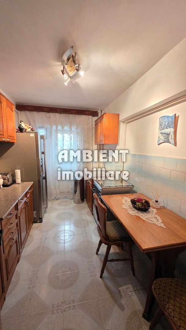 Apartament cu 3 camere, partial mobilat si utilat, VASLUI - zona GARA; - Poză 4