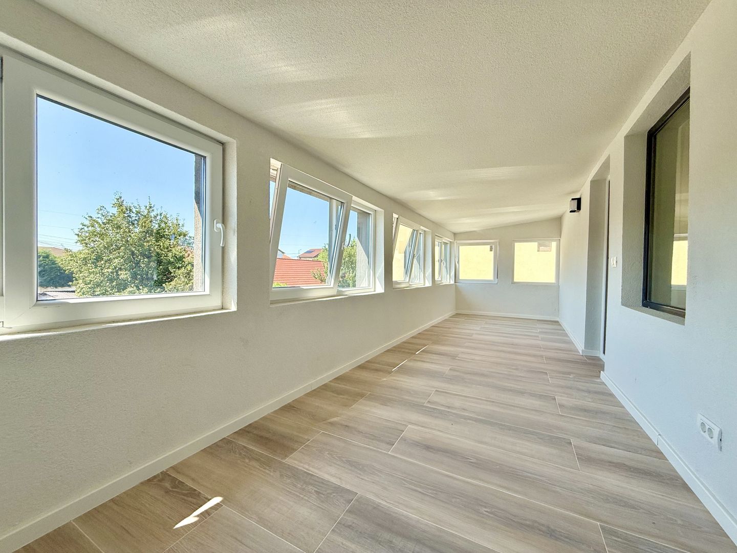 Casă premium de închiriat – Dumbrăvița - zona centrală - Poză 31