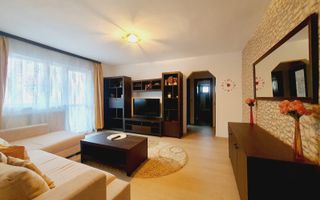 Apartament cu 3 camere de vanzare, Cetate - Poză 1