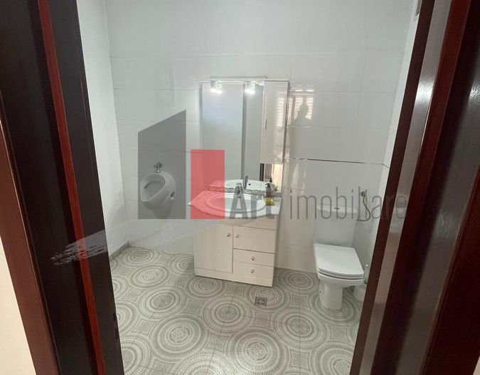Va prezentam un apartament de 3 camere zona dorobanti,ideal firma sau locuit - Poză 10