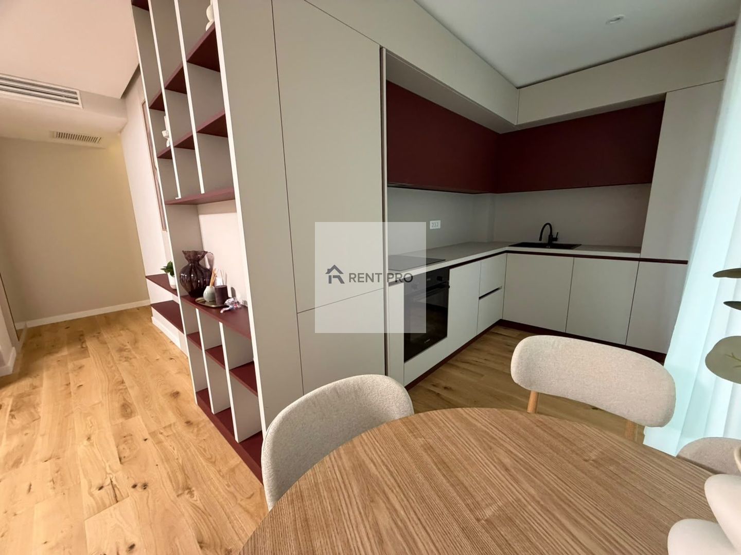 Apartament premium cu 3 camere de vânzare | 70 mp + terasă 145,5 mp | - Poză 2