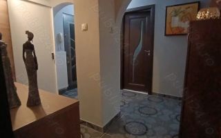 Vând apartament decomandat cu 3 camere, micro 16. - Poză 5