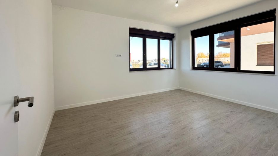 Apartament 2 camere 60 mp cu geam la baie lângă Paradisul Acvatic - Poză 2