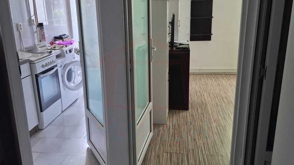 SE INCHIRIAZA APARTAMENT 1 CAMERA, MAZEPA 1, 250 EURO - Poză 6