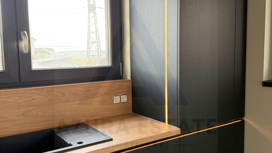 Apartament ultrafinisat 4 camere 3 bai si curte 200 mp in Arhitectilor - Poză 7