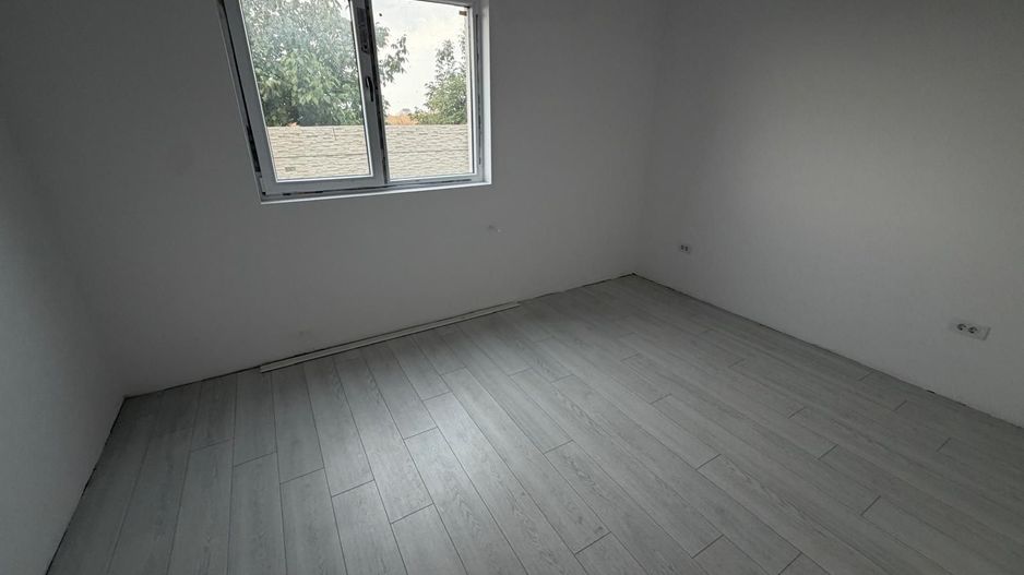 AP. 2 CAMERE- CURTE 40 MP, CENTRALA PROPRIE, PARCARE , COMISION 0% - Poză 3