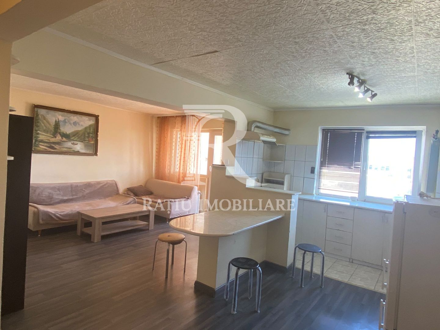 Apartament cu 3 camere de vanzare | Zona Nufarul | Oradea | - Poză 2