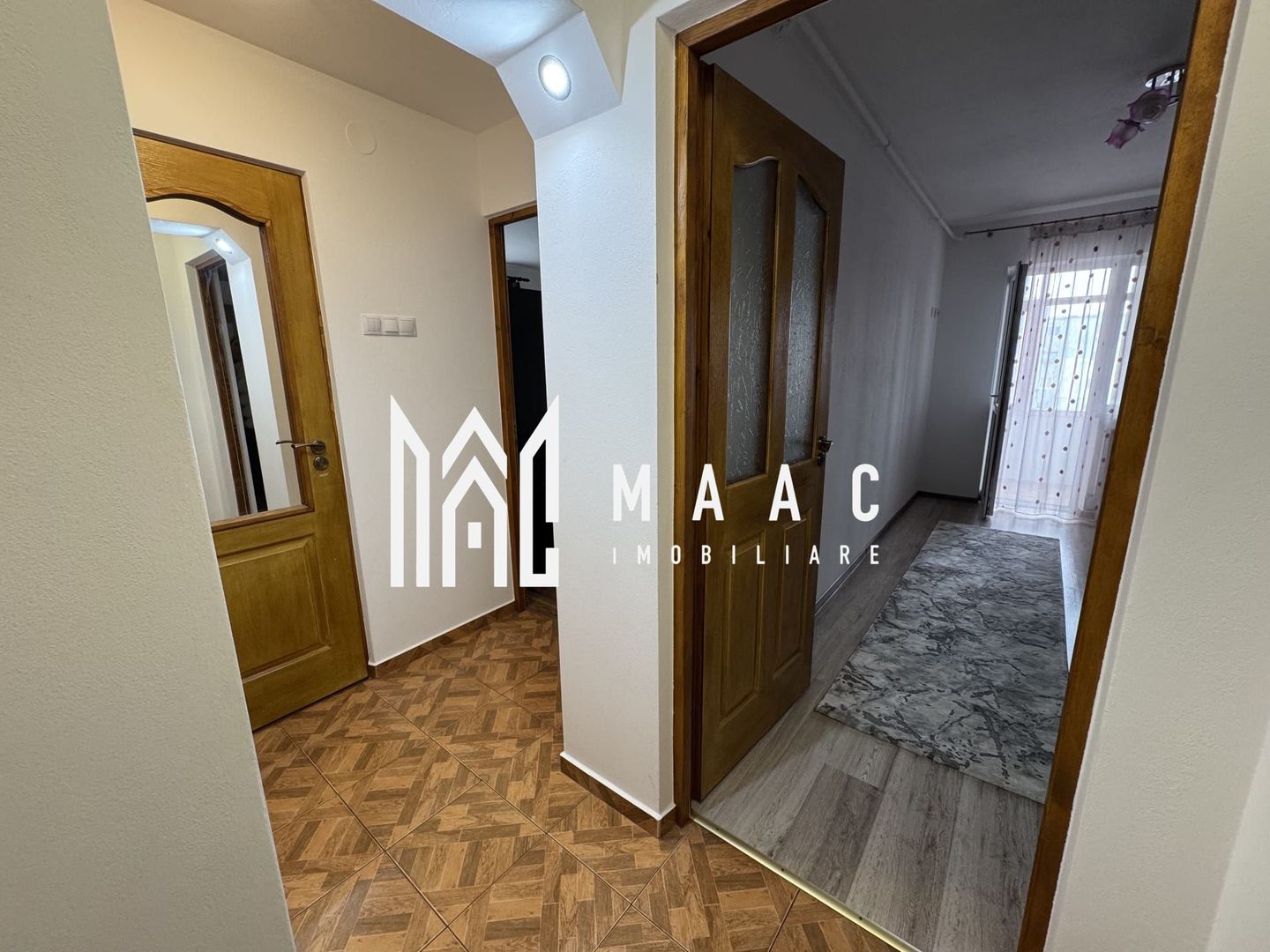 Apartament 3 Camere I Renovat I Etaj 3 I Lacul lui Binder - Poză 3