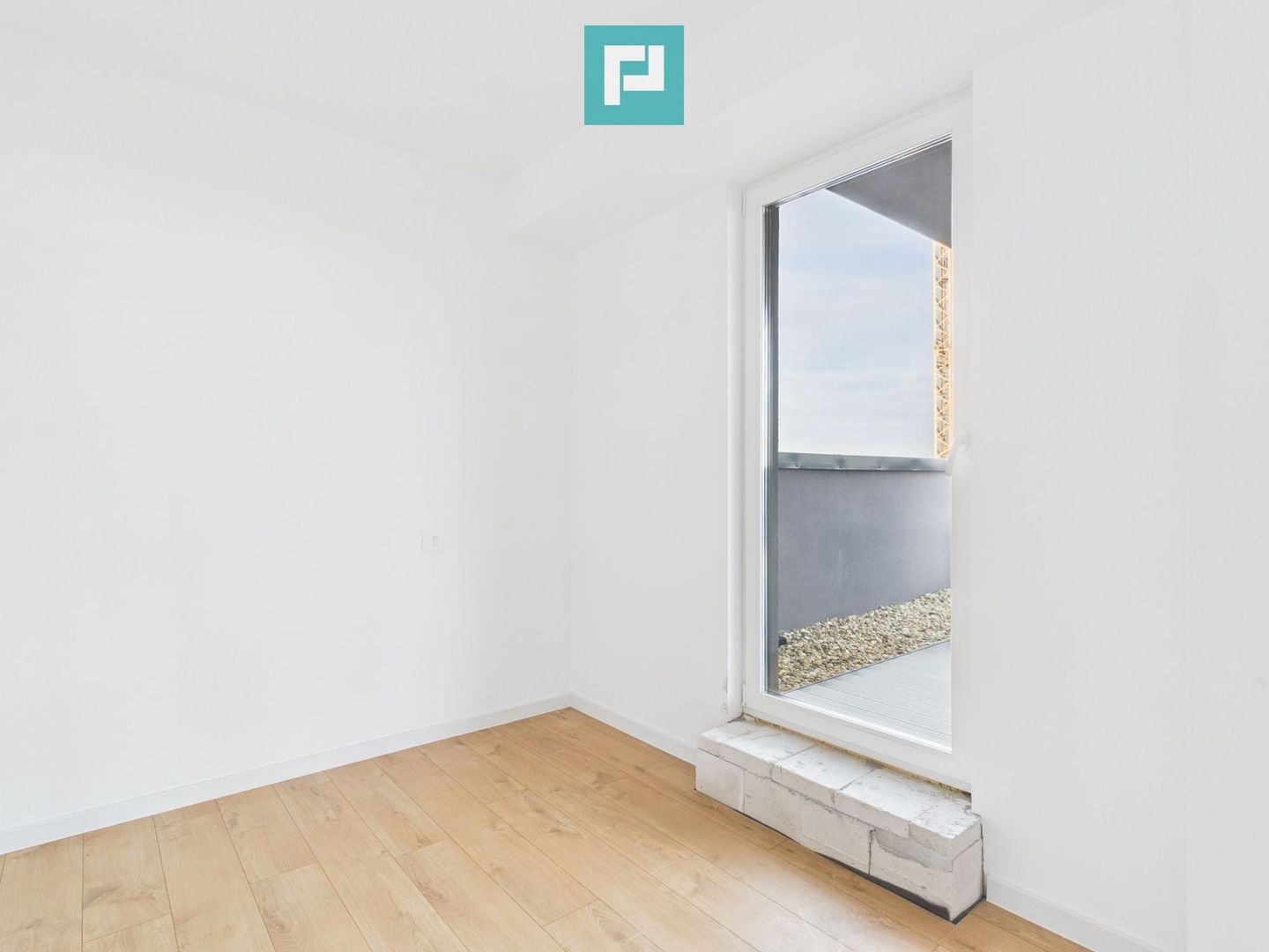 3 camere PREMIUM, terasă 22 mp, etaj 8 - Poză 12