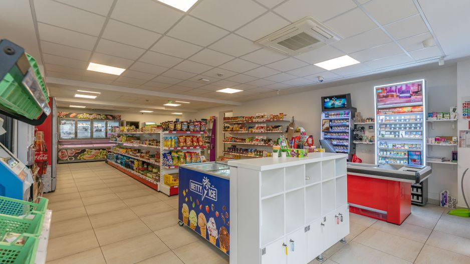 Spatiu comercial de vanzare cartier Tractorul (zona noua) - Poză 11