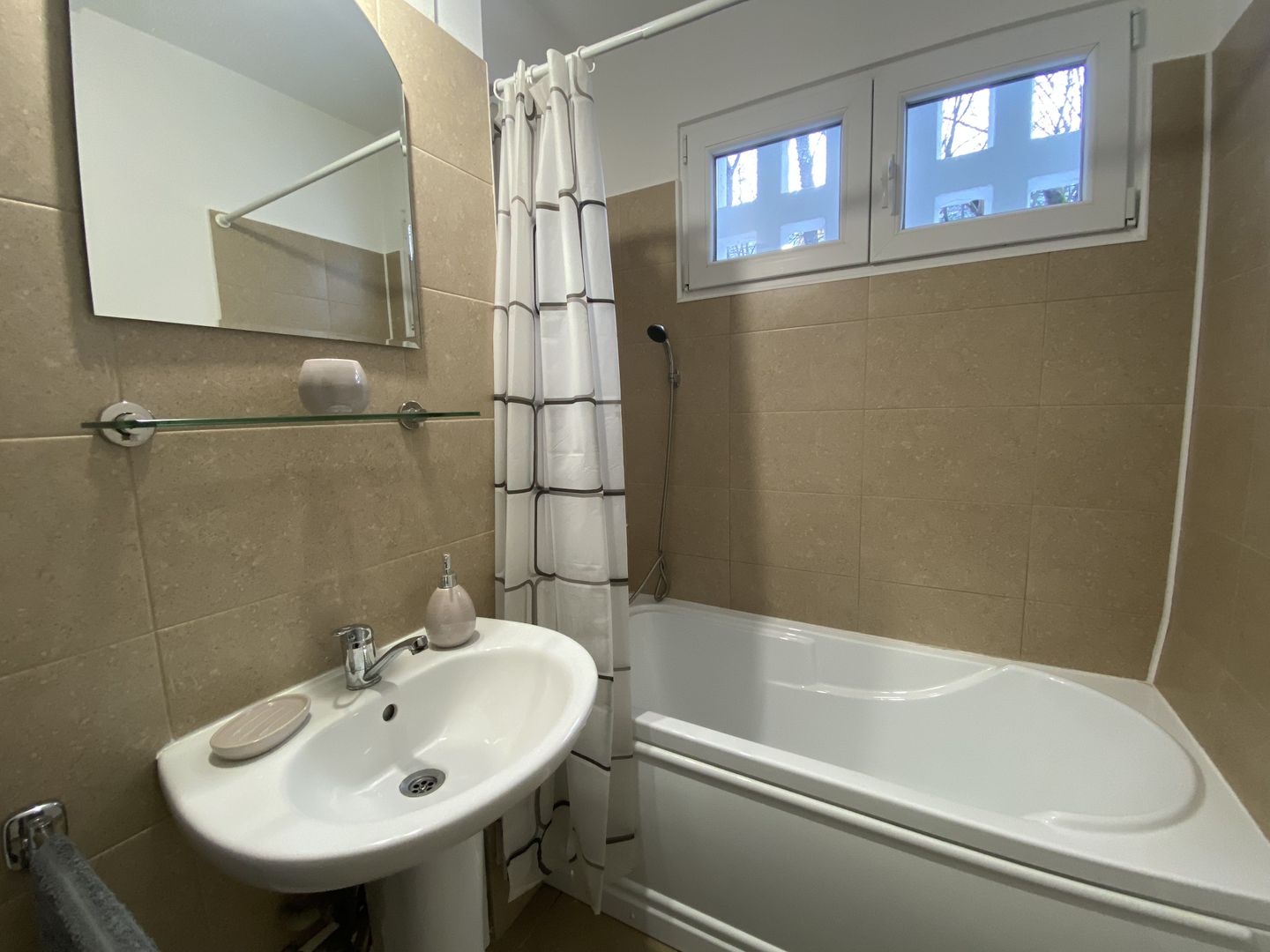 Apartament cu doua camere, Aparatorii Patriei, 79.000€ negociabil - Poză 13