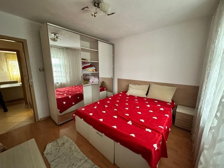 Apartament 2 camere, zona Lunei , etaj intermediar, centrala - Poză 2