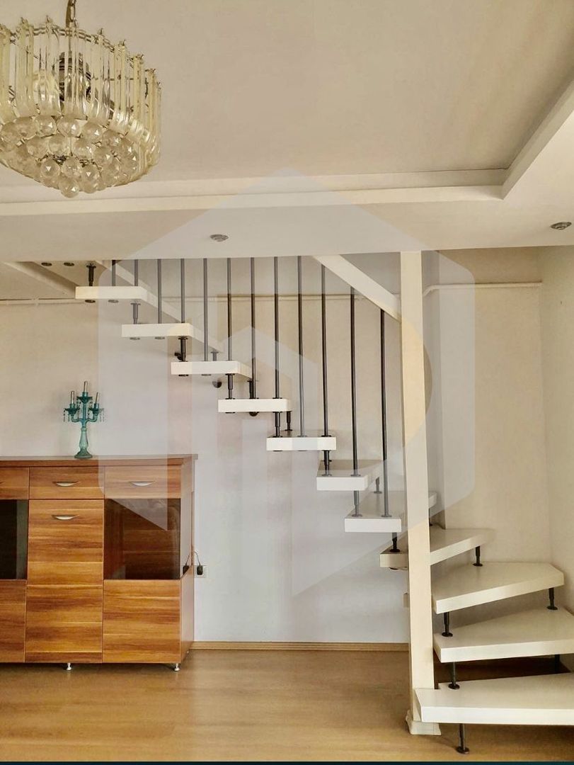 Penthouse  cu 4 camere pe două nivele în zona Strand - Poză 3