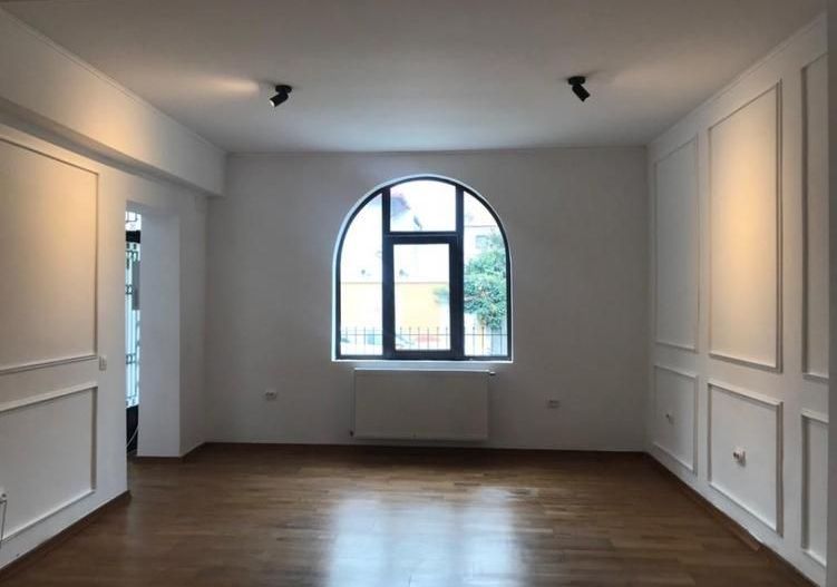 Vilă individuală de închiriat 250 mp, Kiseleff, 10 camere, 4 băi, curte proprie, - Poză 1