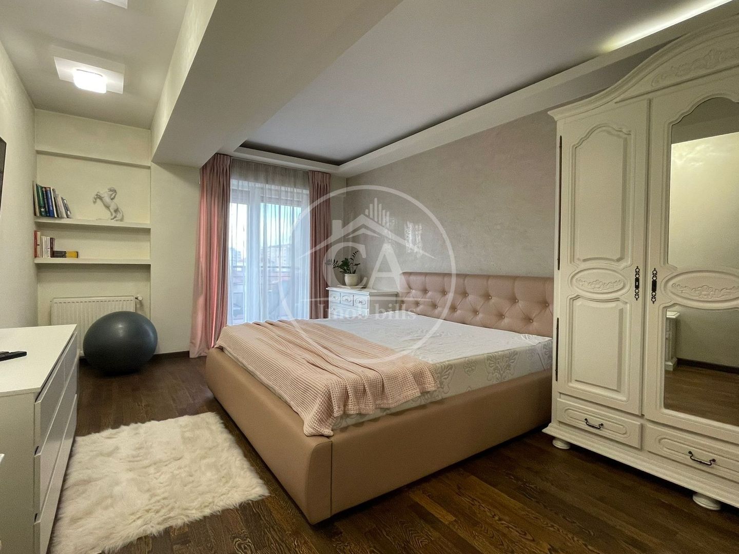 Apartament de vanzare cu 3 camere Lux  în Nufarul Plazza, Oradea - Poză 1