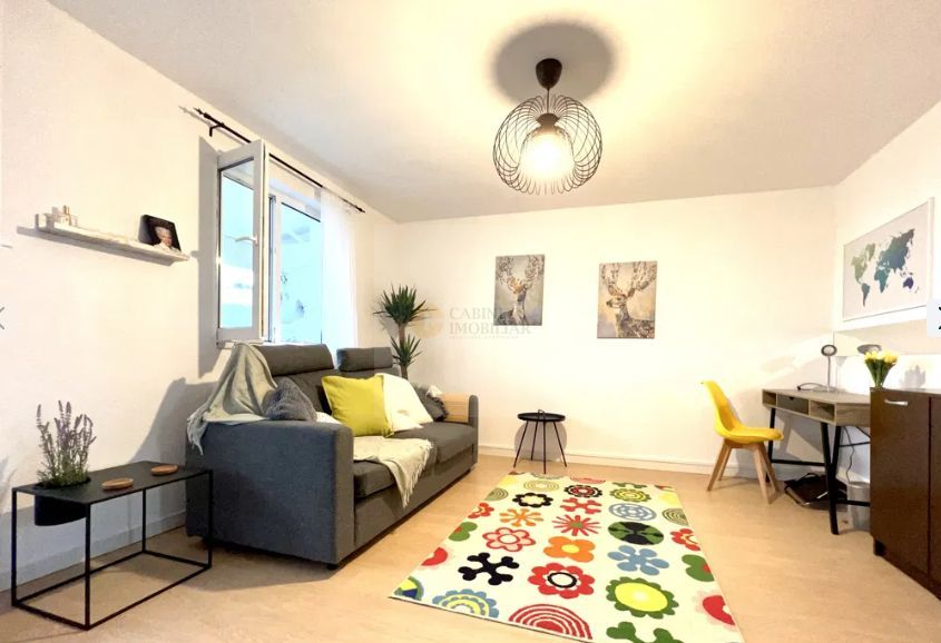 Garsoniera | Creditabil I  Vedere Panoramica | Pasajul Victoriei - Poză 4